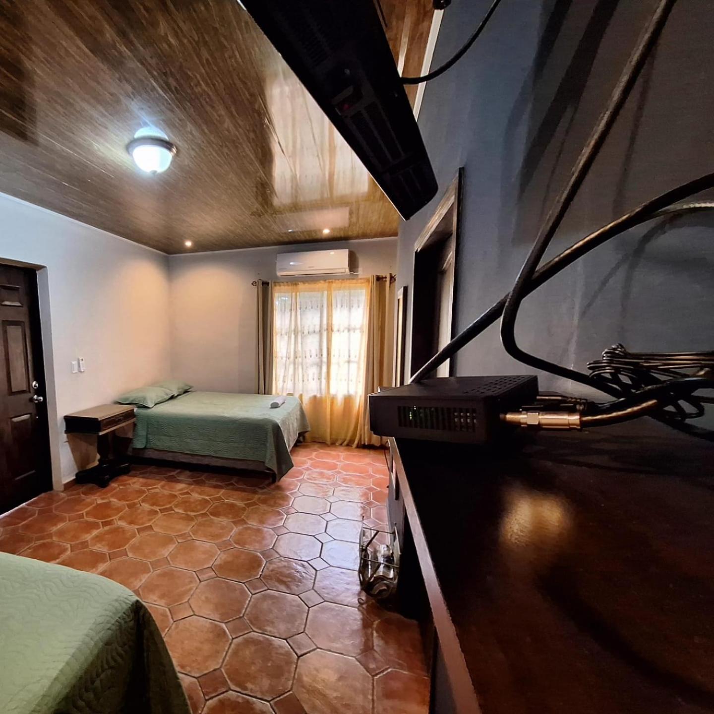 Magnificent Private Room Near Airport #1 Комаягуа Экстерьер фото